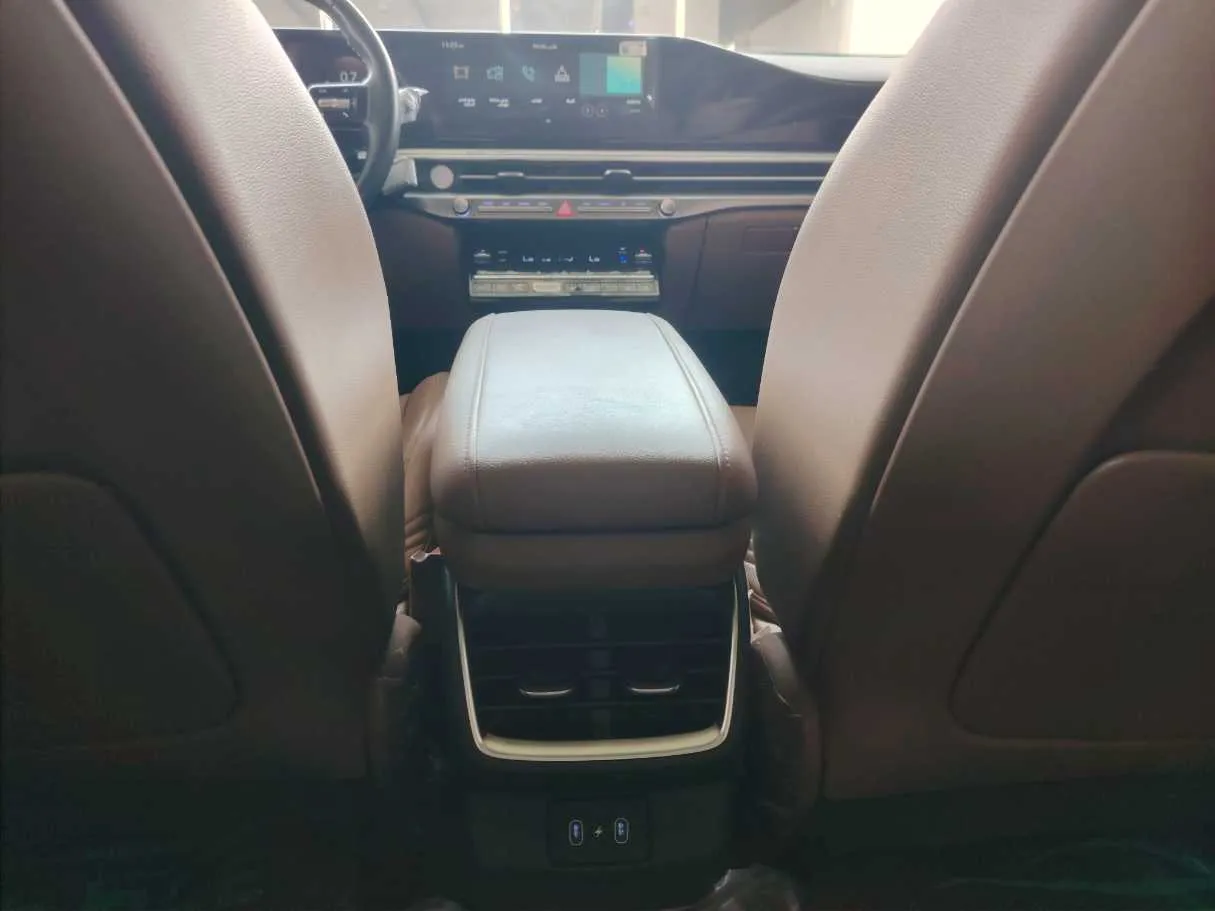 Car image 31