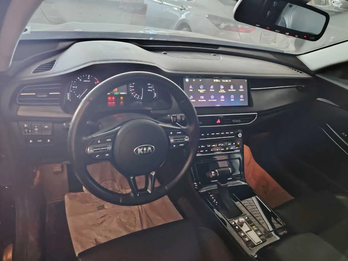 Car image 13