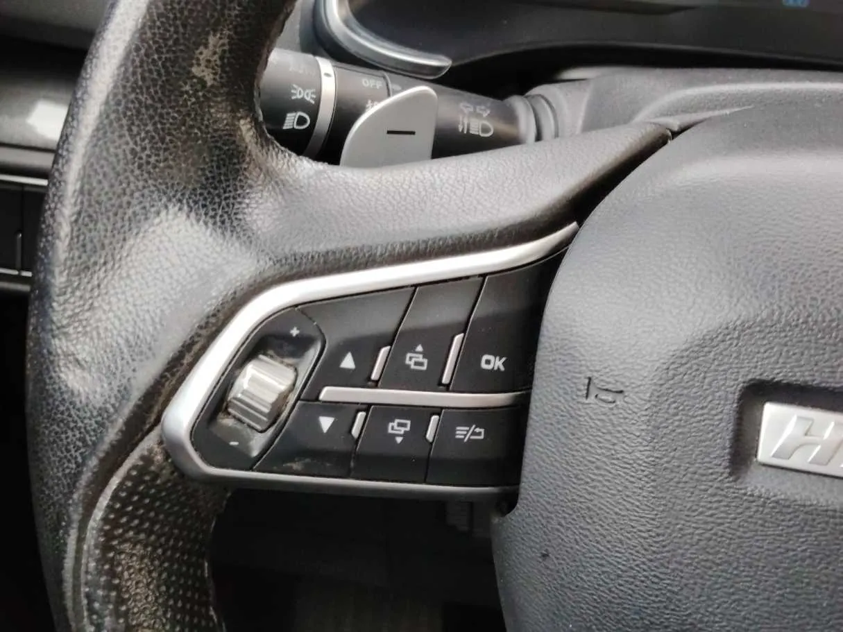 Car image 27