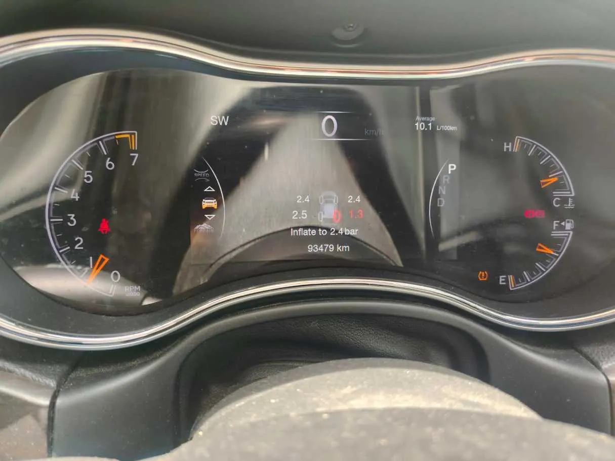 Car image 28