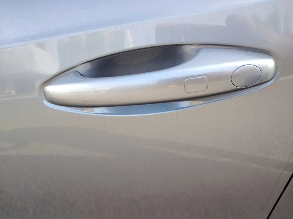 Car image 32
