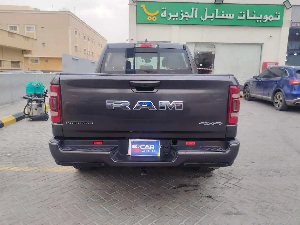 Car image 6