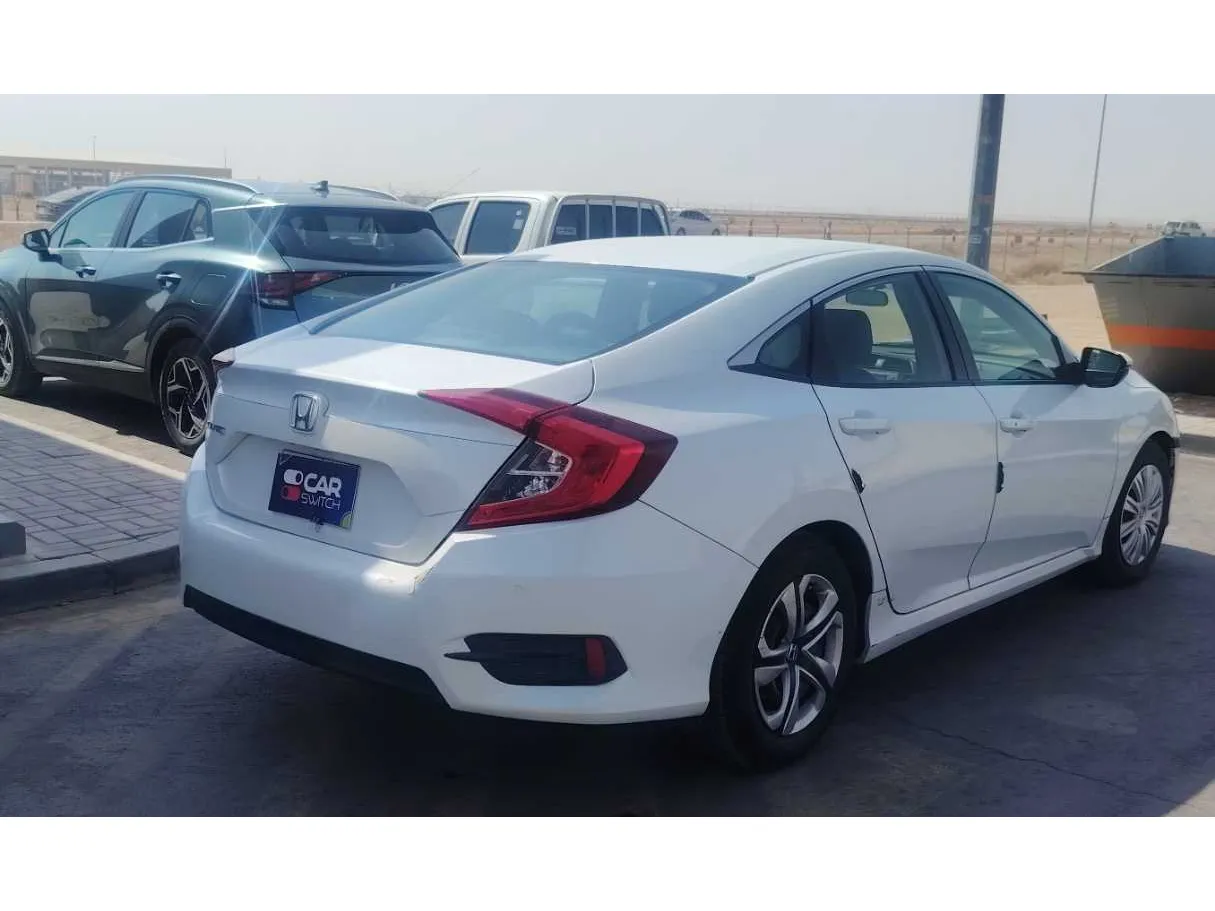 Car image 5