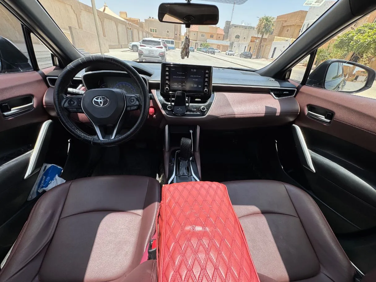Car image 15