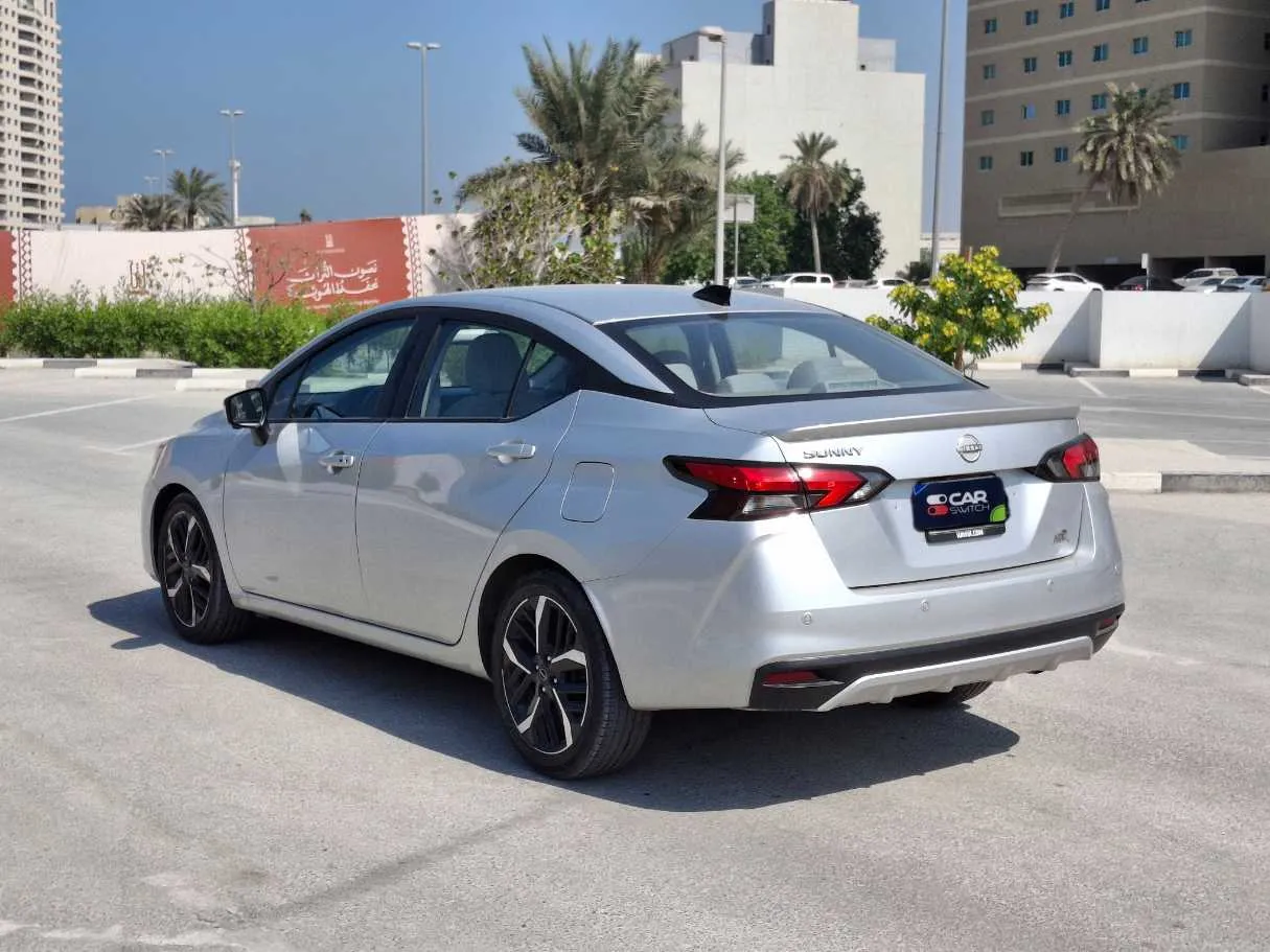 Car image 5