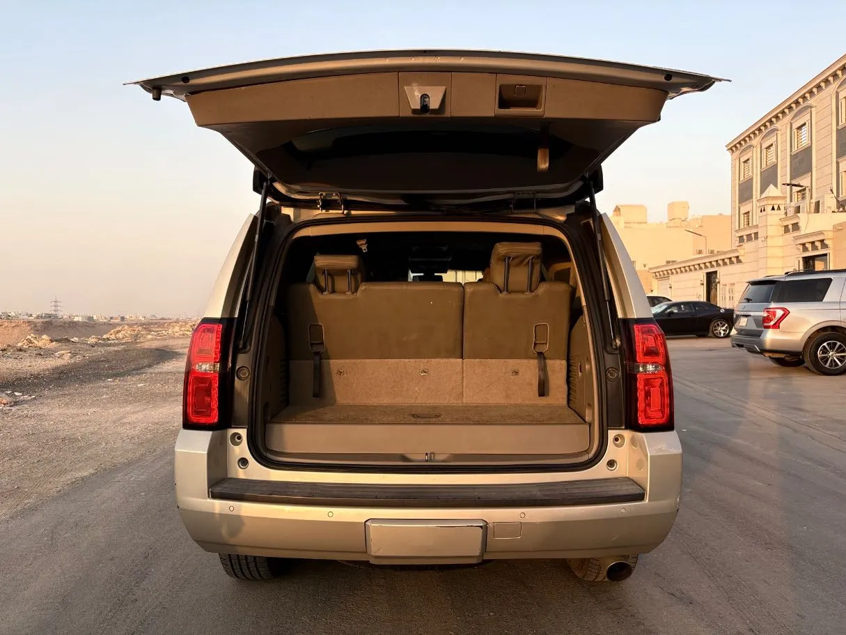 Car image 26