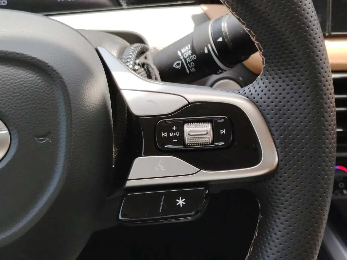 Car image 36
