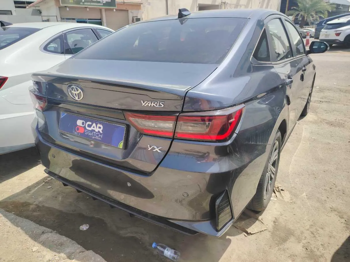 Car image 5