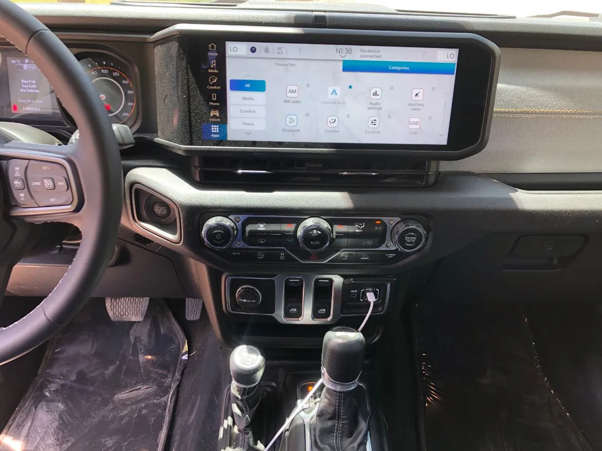 Car image 13