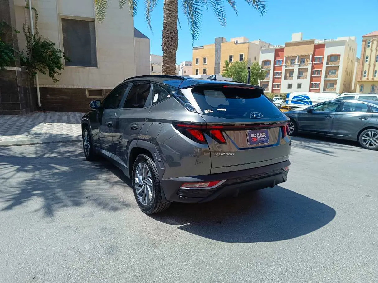 Car image 7