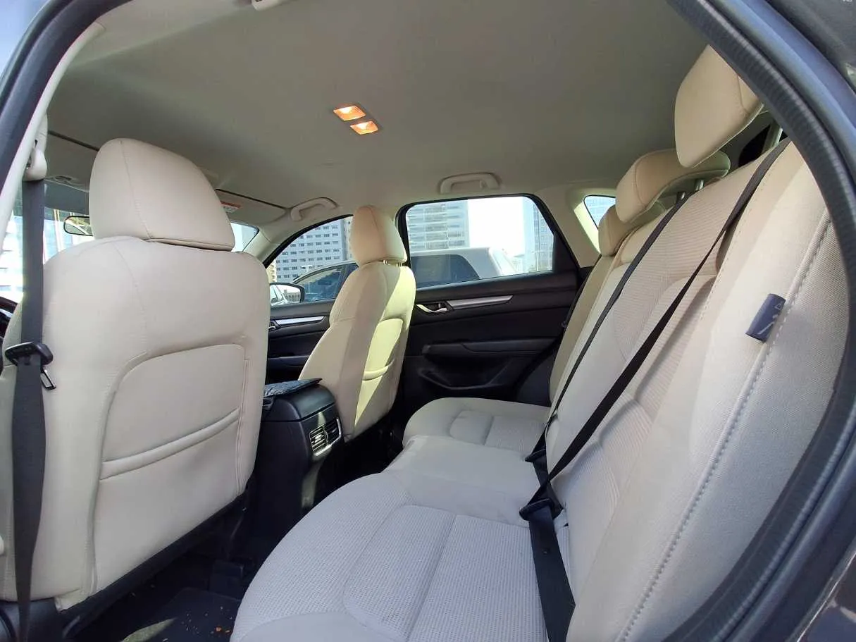 Car image 13
