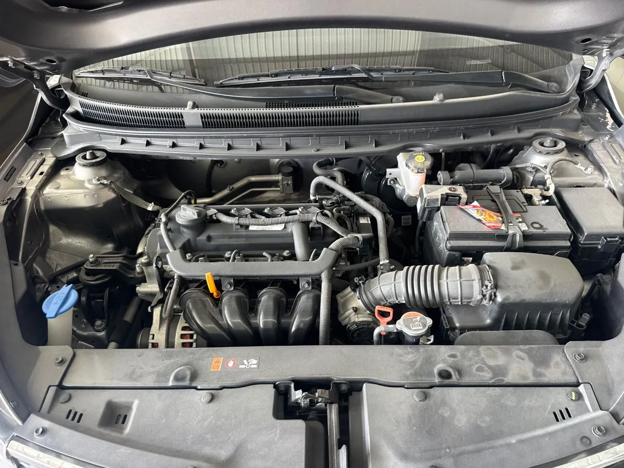 Car image 18