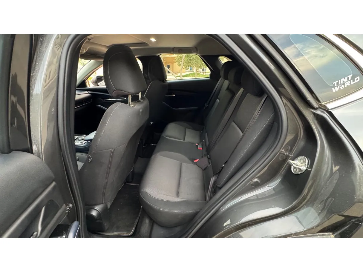 Car image 14