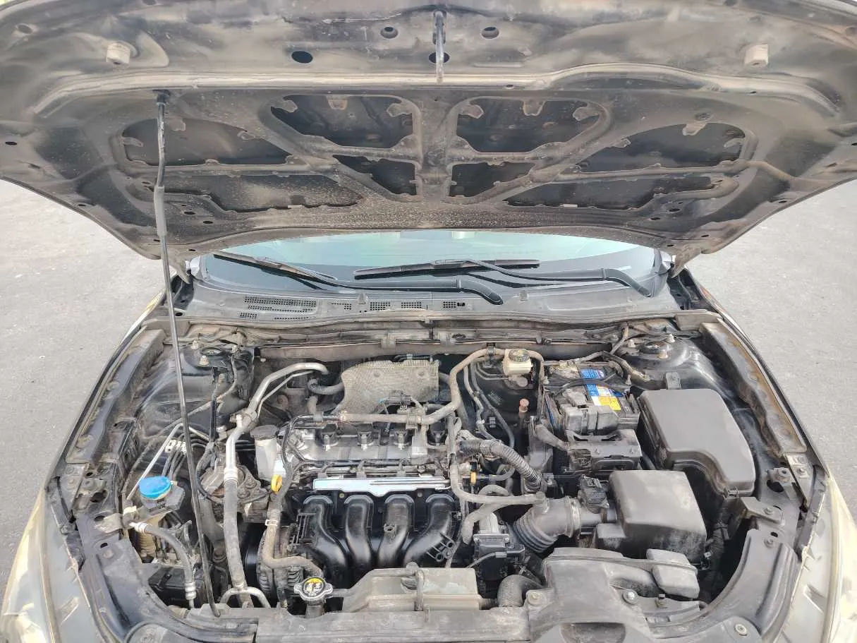 Car image 25