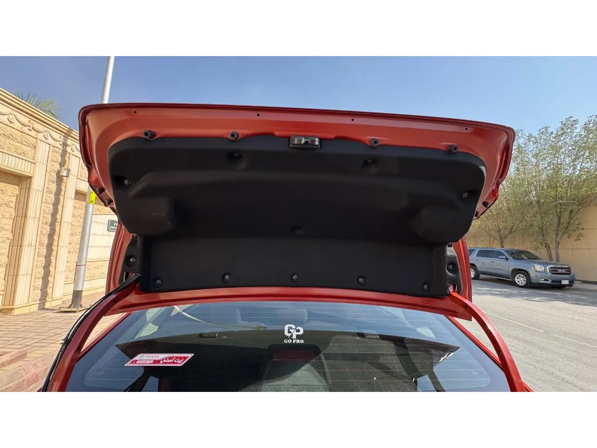 Car image 22