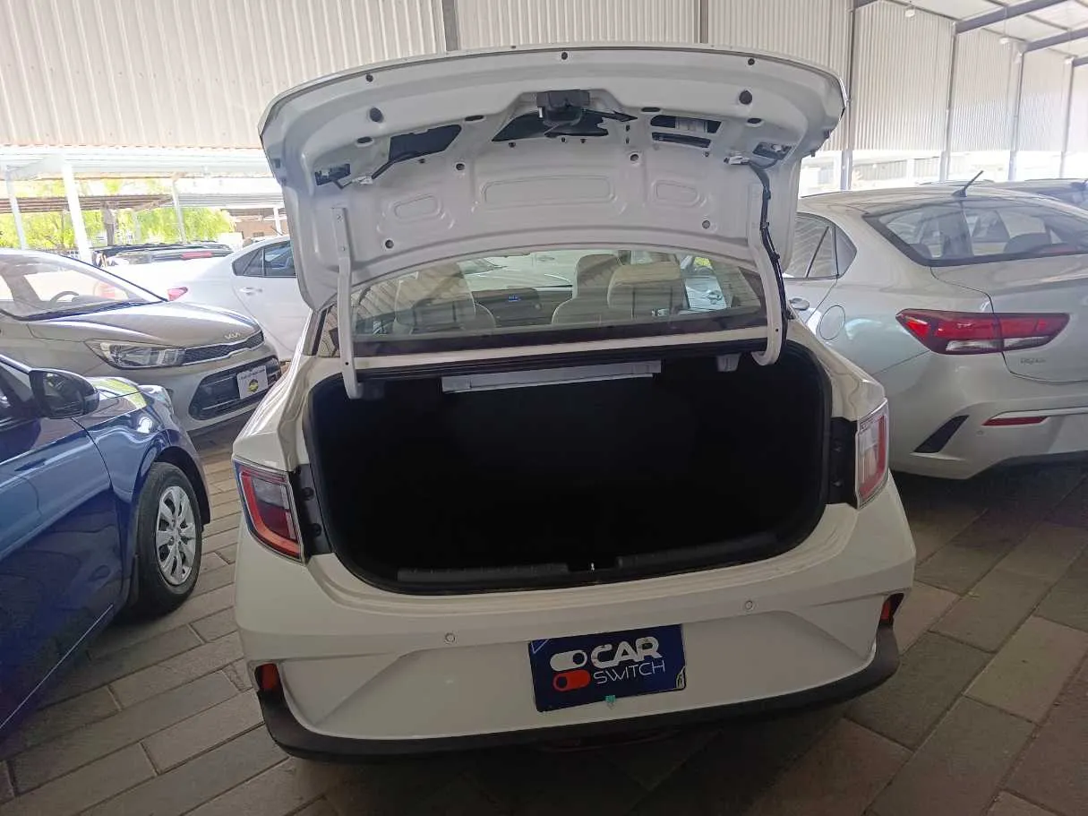 Car image 23