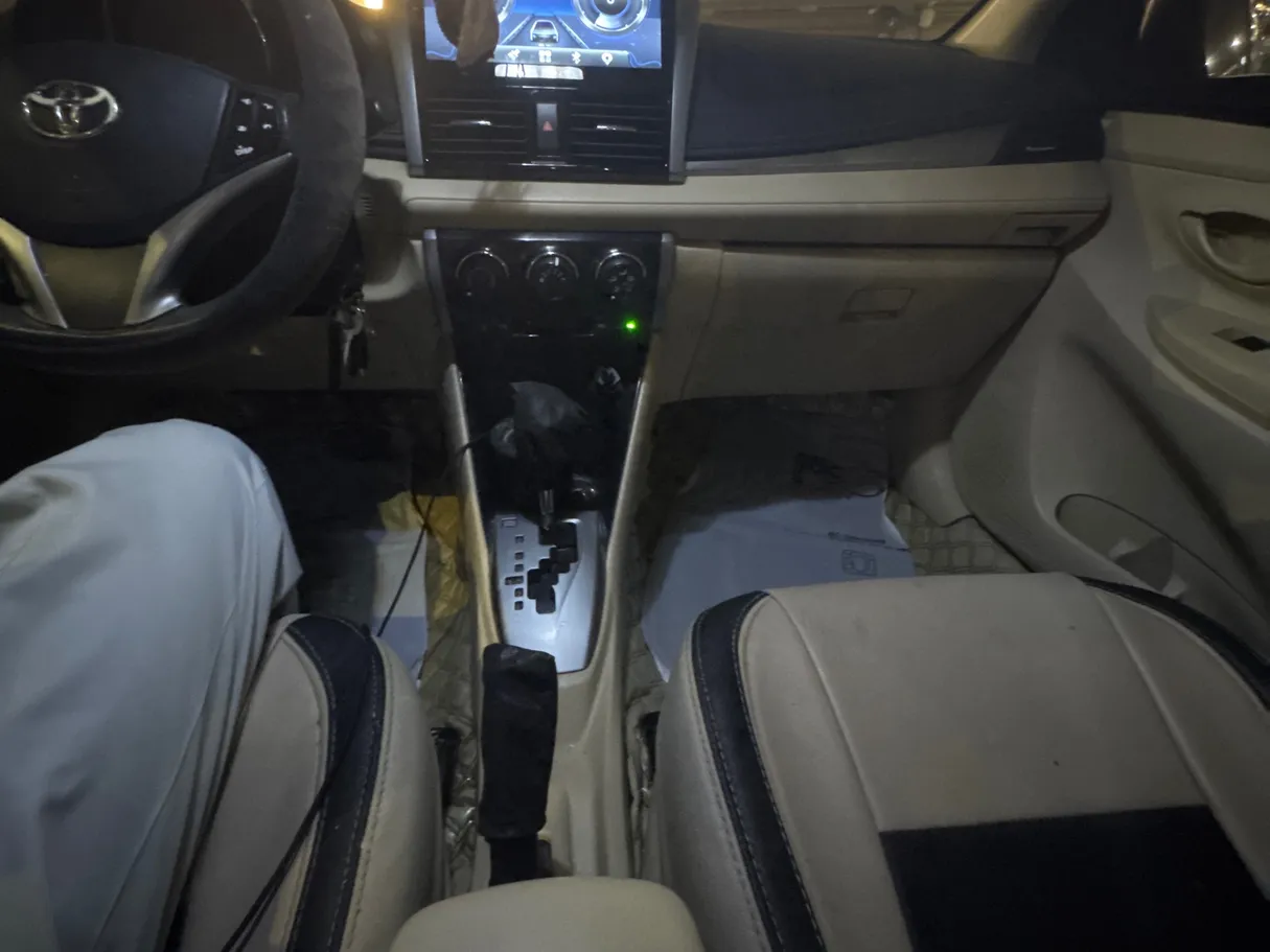 Car image 7