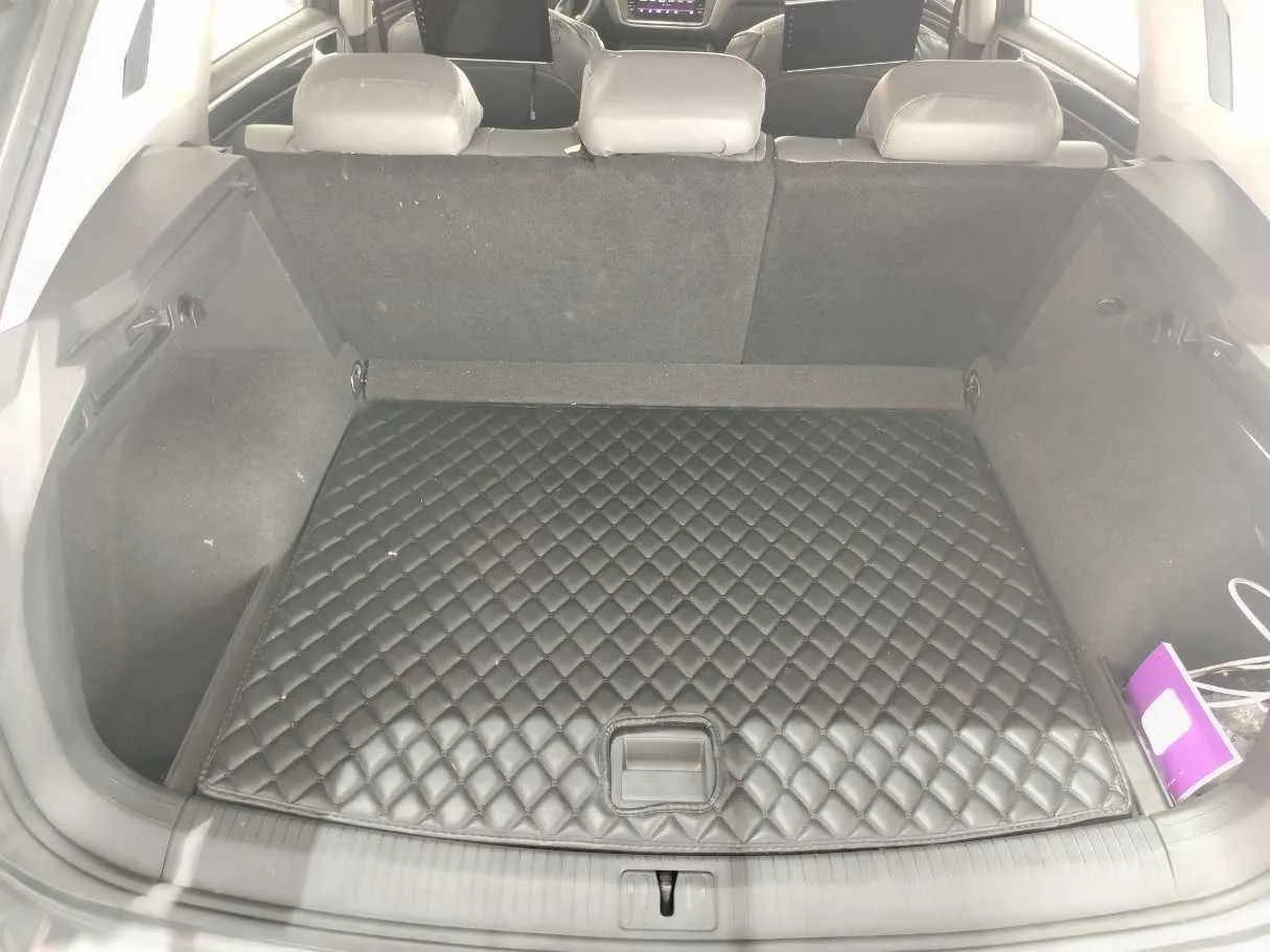 Car image 28
