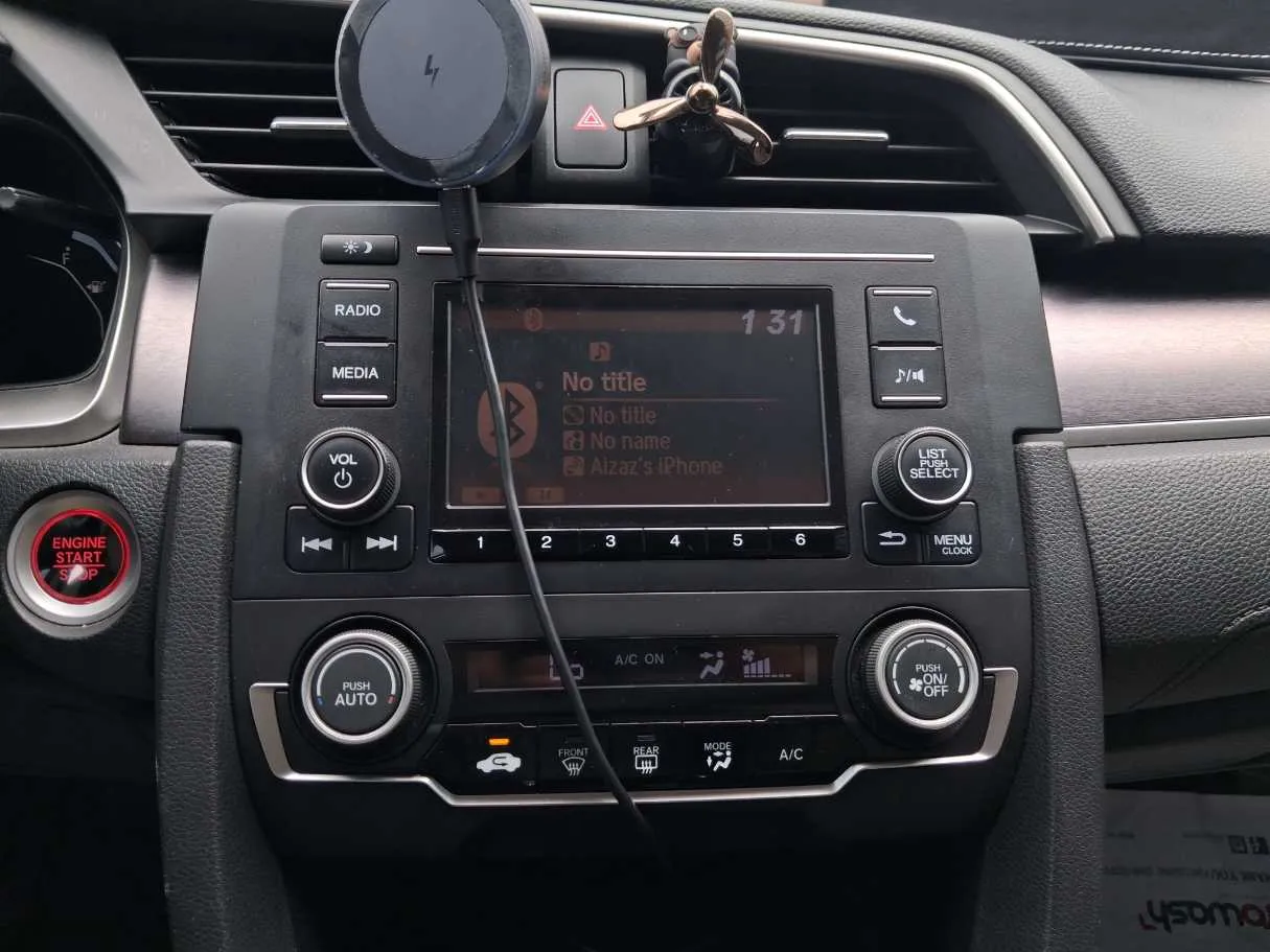 Car image 14