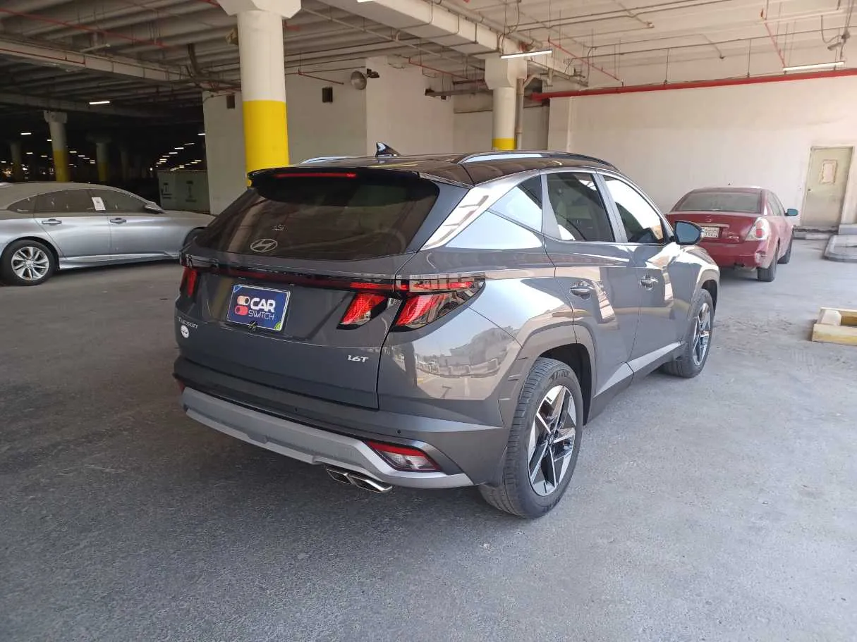 Car image 5