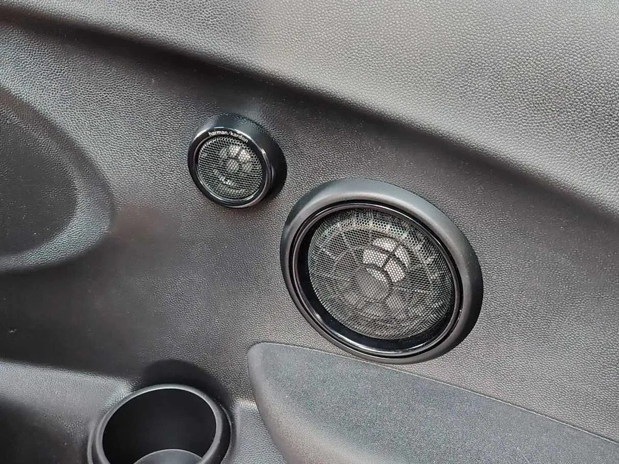 Car image 31