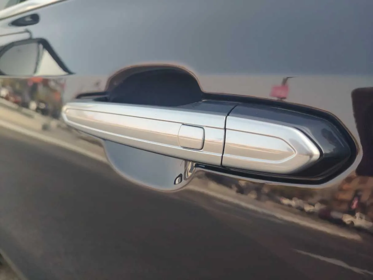 Car image 32