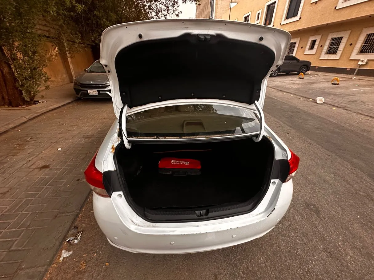 Car image 22