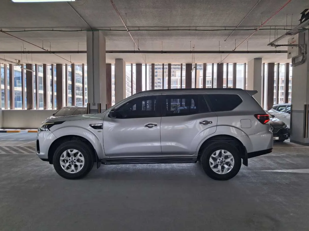 Car image 8