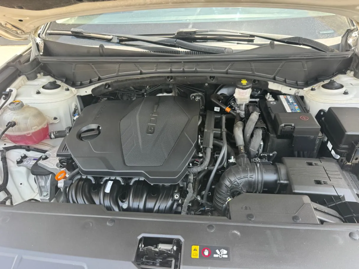 Car image 18