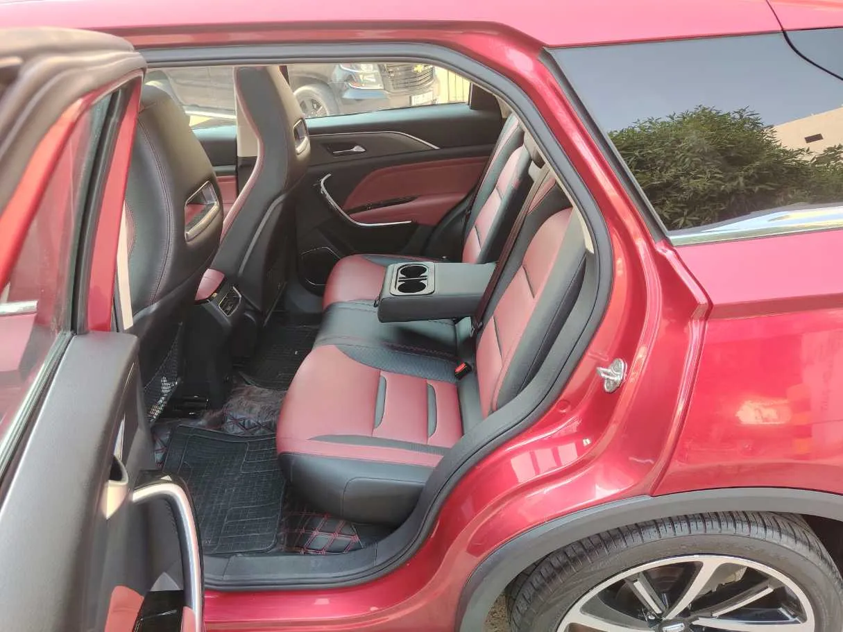 Car image 16