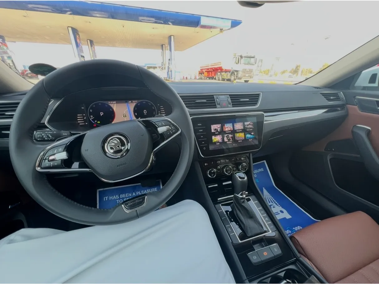 Car image 6