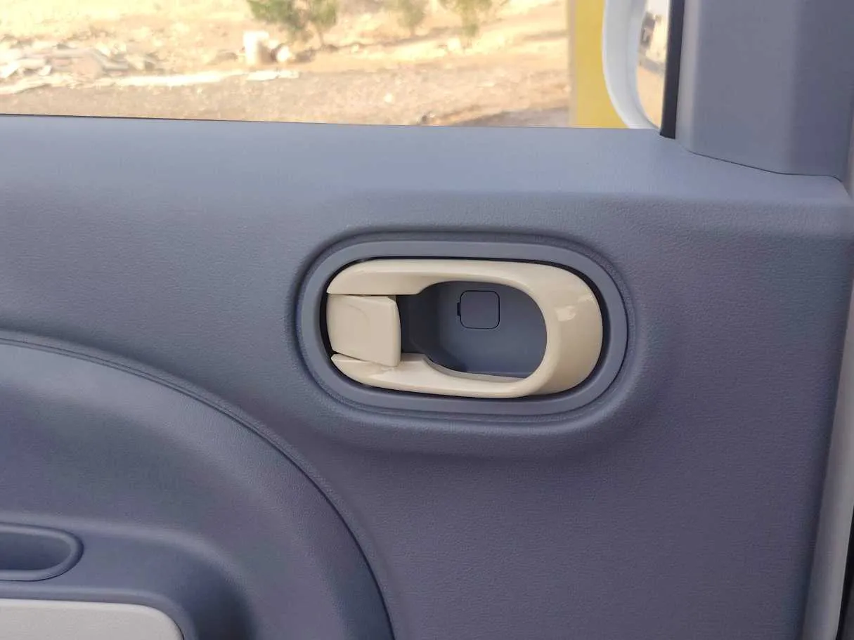 Car image 24