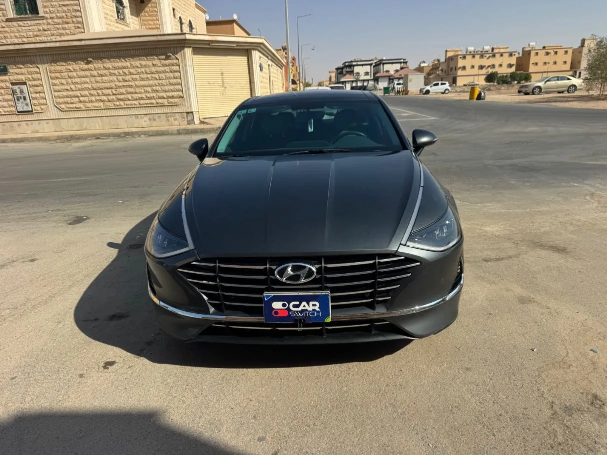 Car image 2
