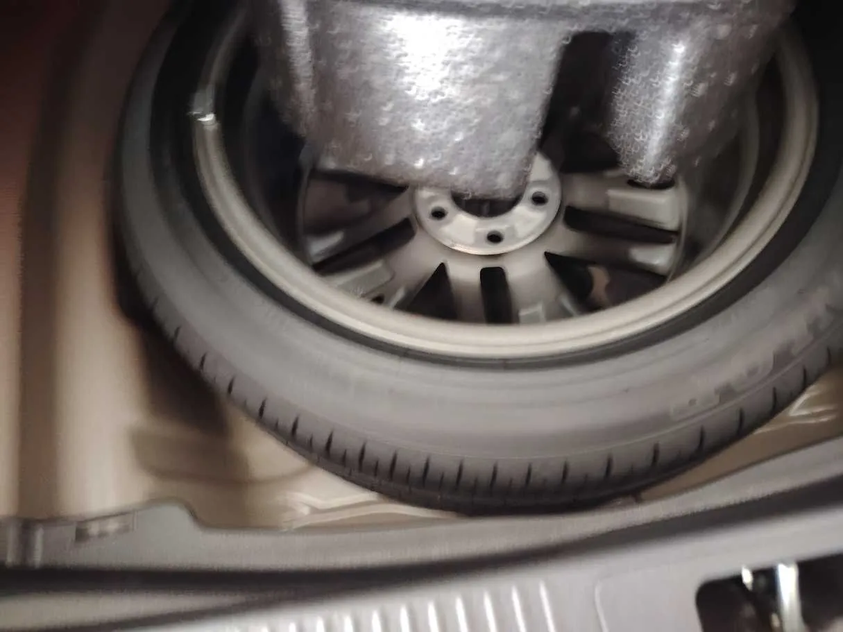 Car image 39