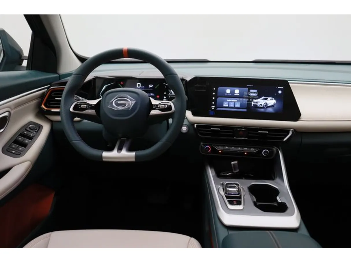 Car image 15