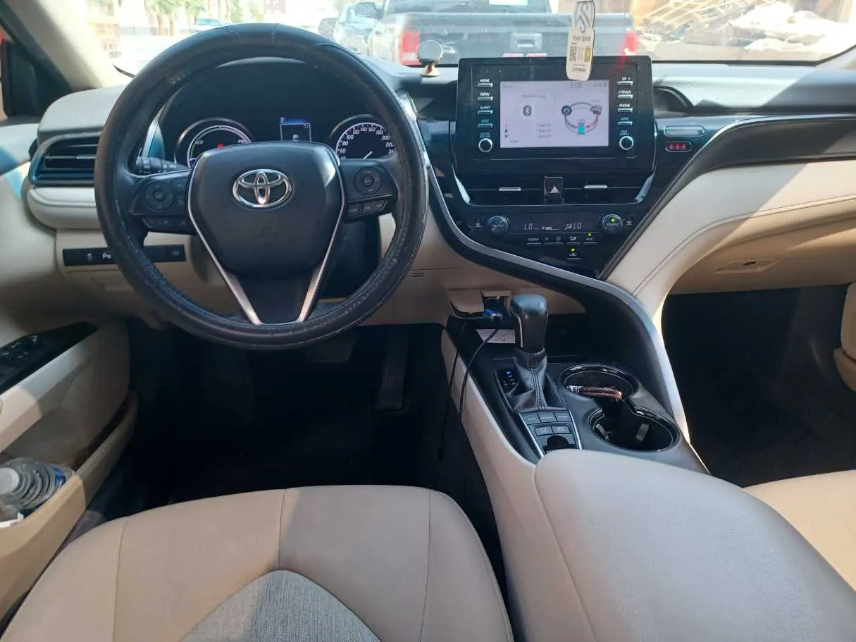 Car image 16