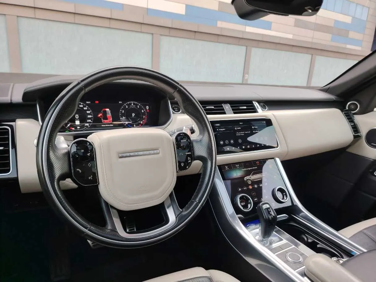 Car image 28