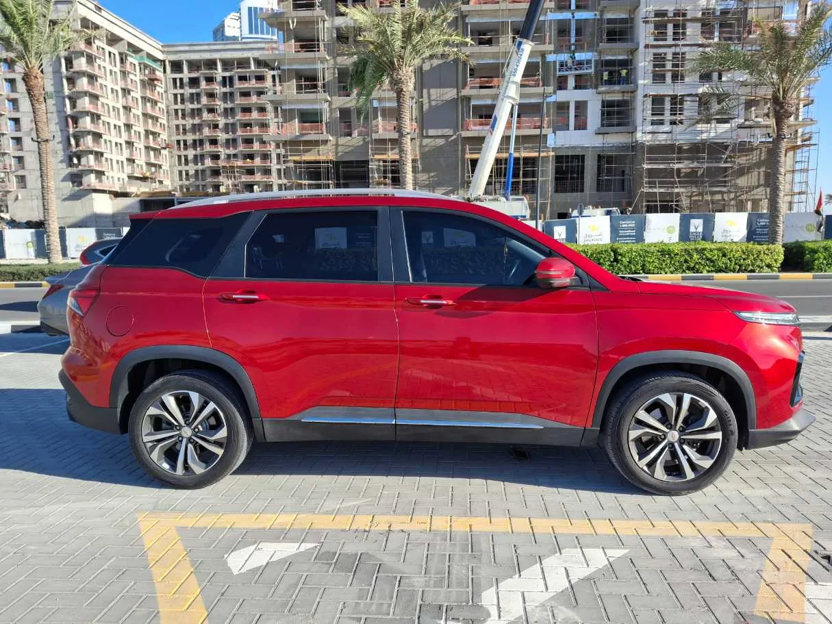 Car image 4