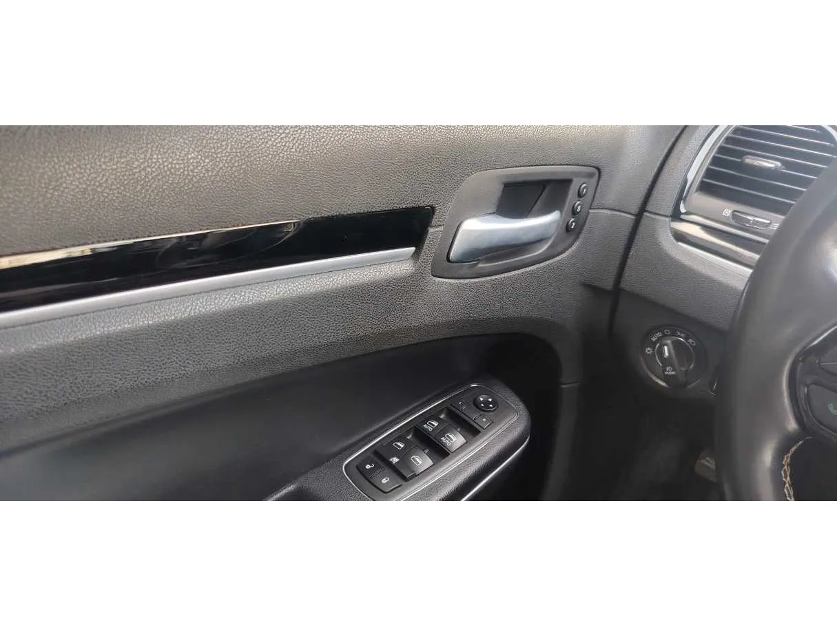 Car image 24