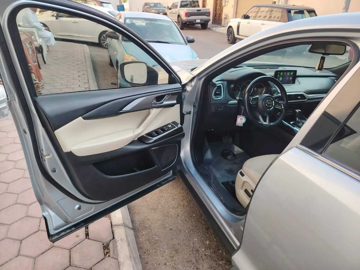 Car image 11