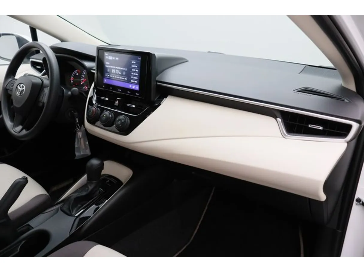 Car image 10