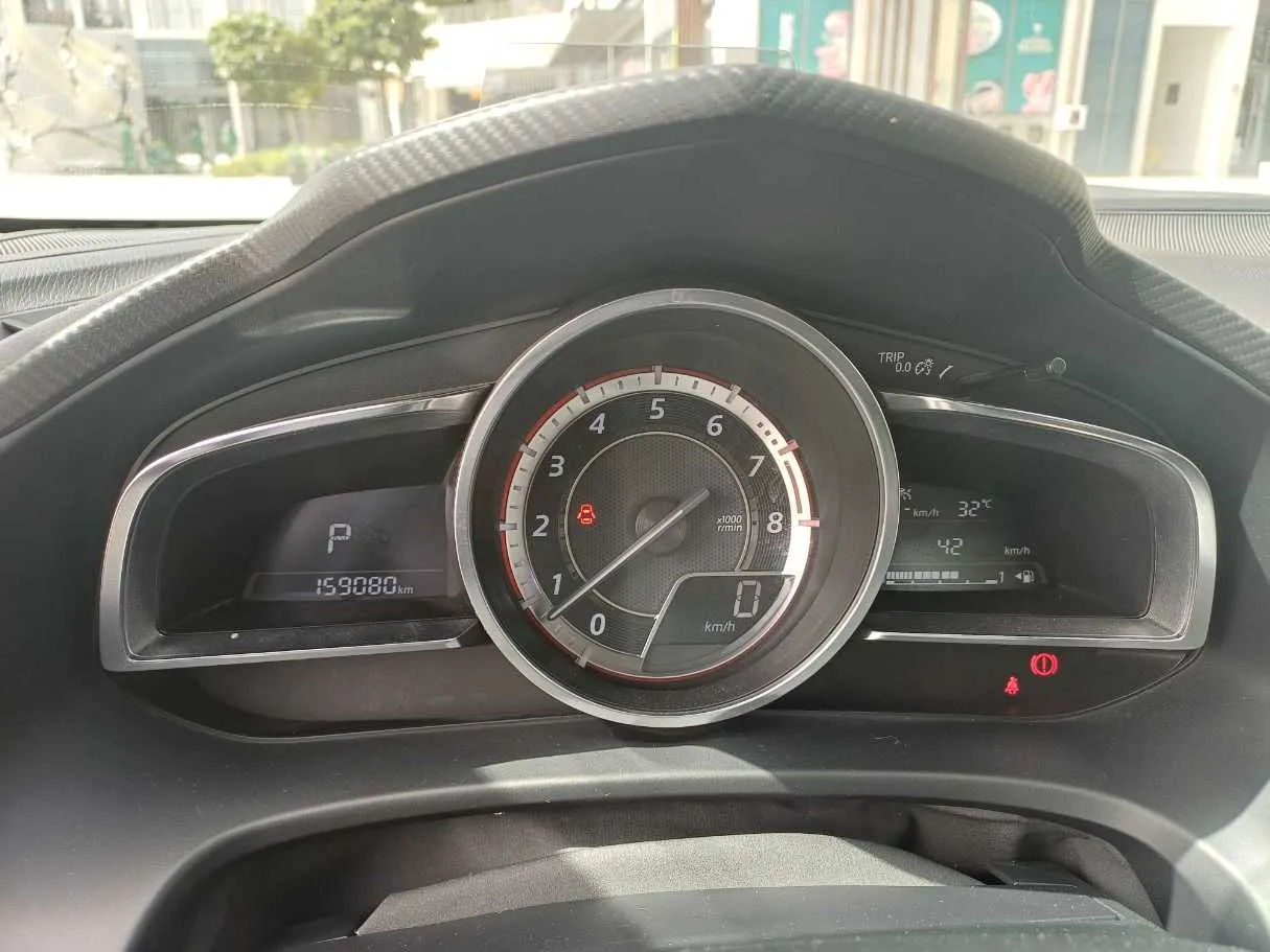 Car image 18