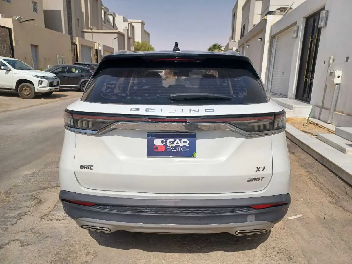 Car image 6