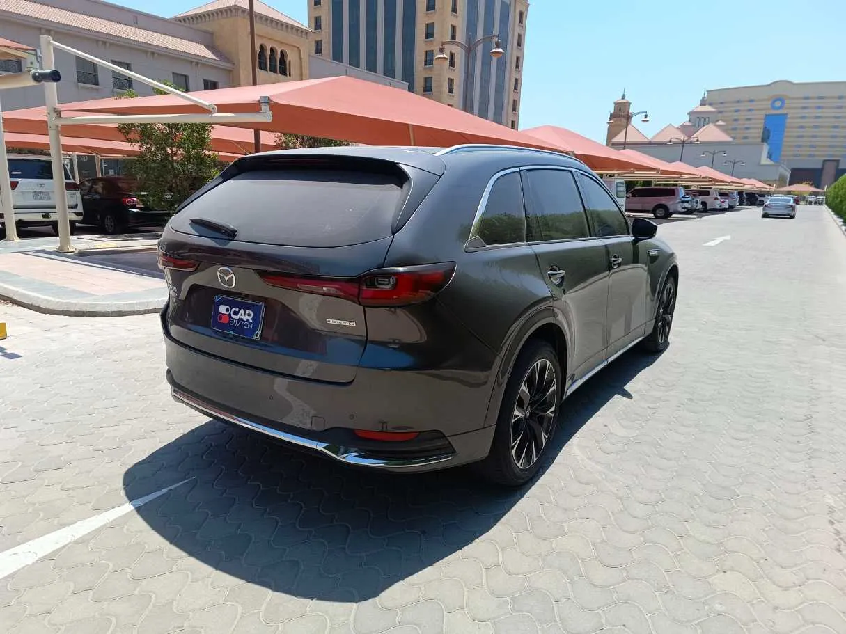 Car image 5