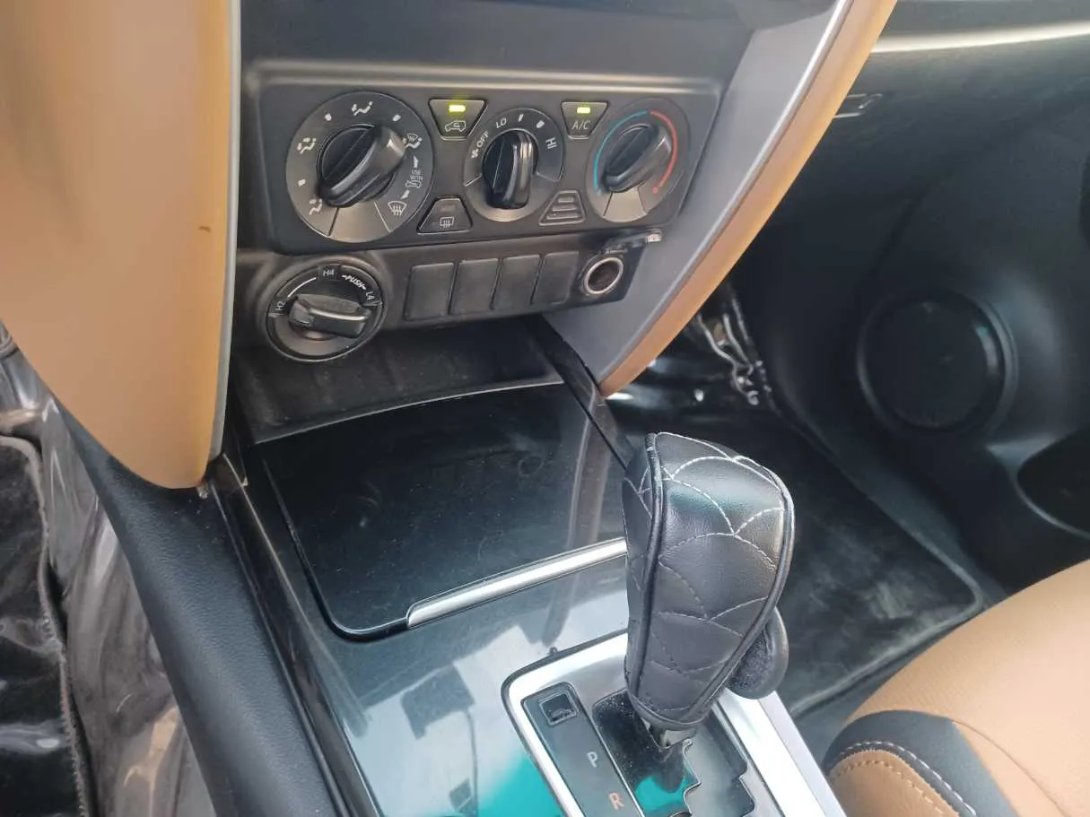 Car image 17