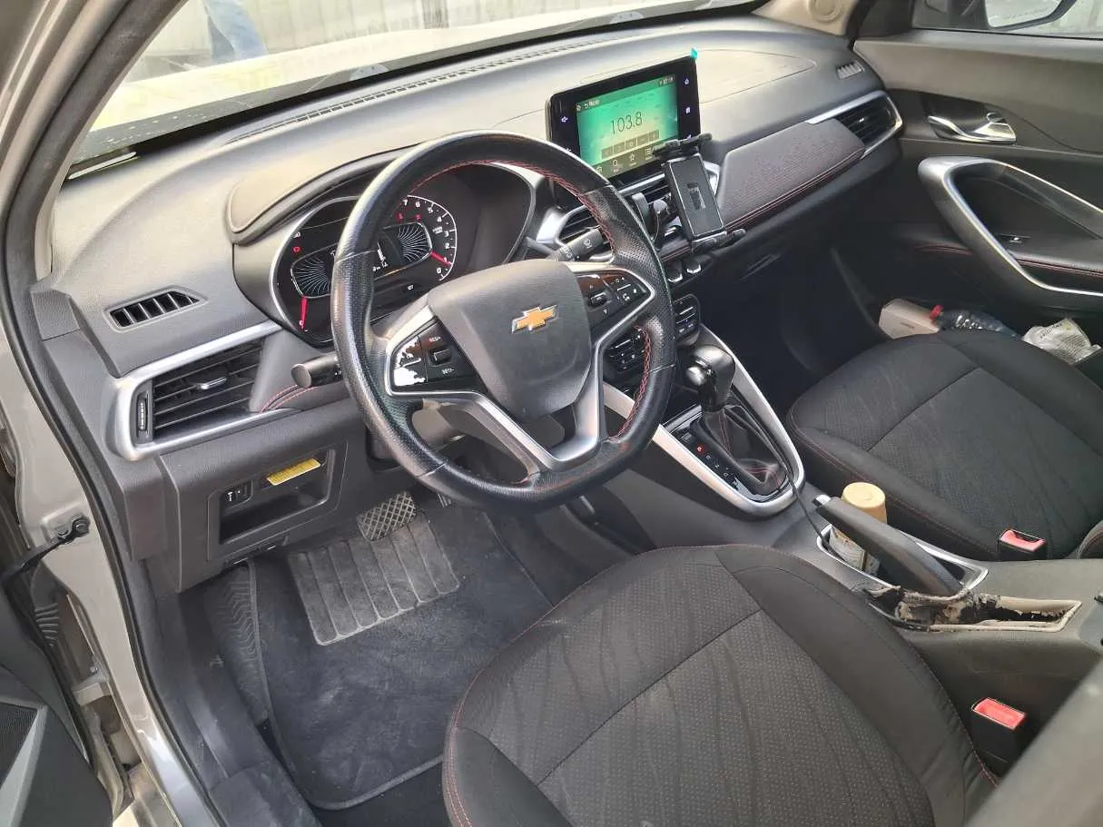 Car image 11