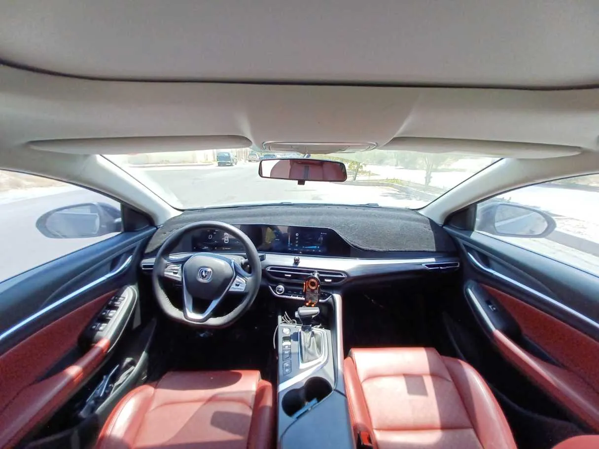 Car image 13