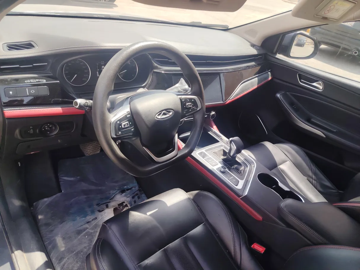 Car image 12