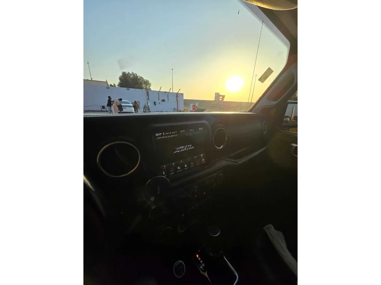 Car image 22