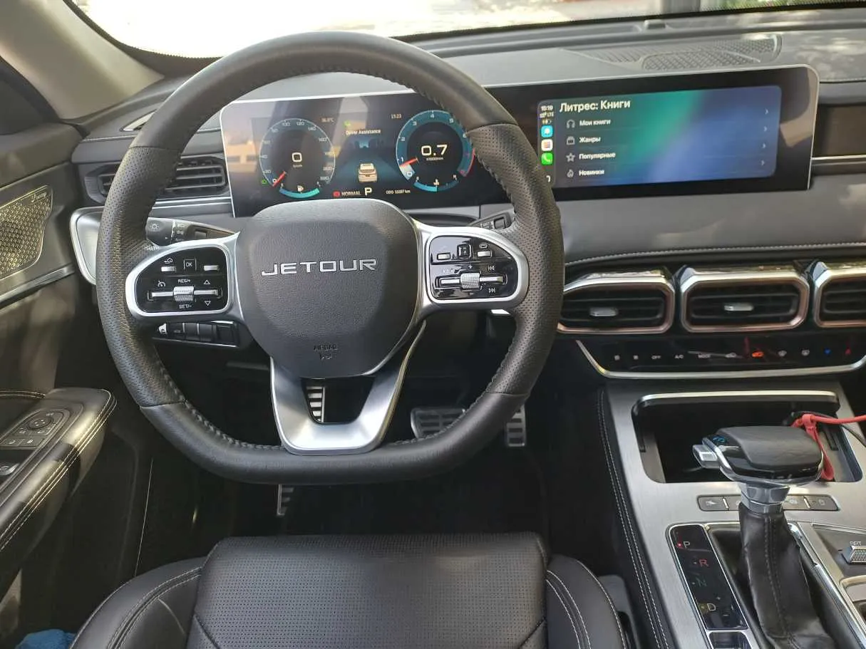 Car image 15